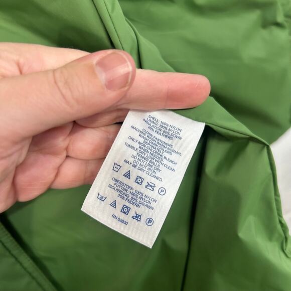 Lands' End Green Down Puffer Vest M Quilted Outdoor Core Preppy Quiet Luxury - Picture 4 of 6